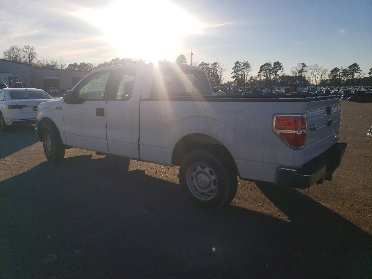 2014 Ford F150 Super Cab - Image 2