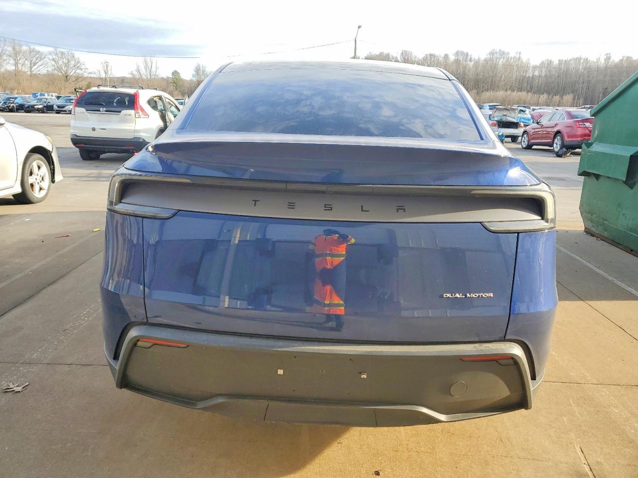2026 Tesla Model Y - Фото 6