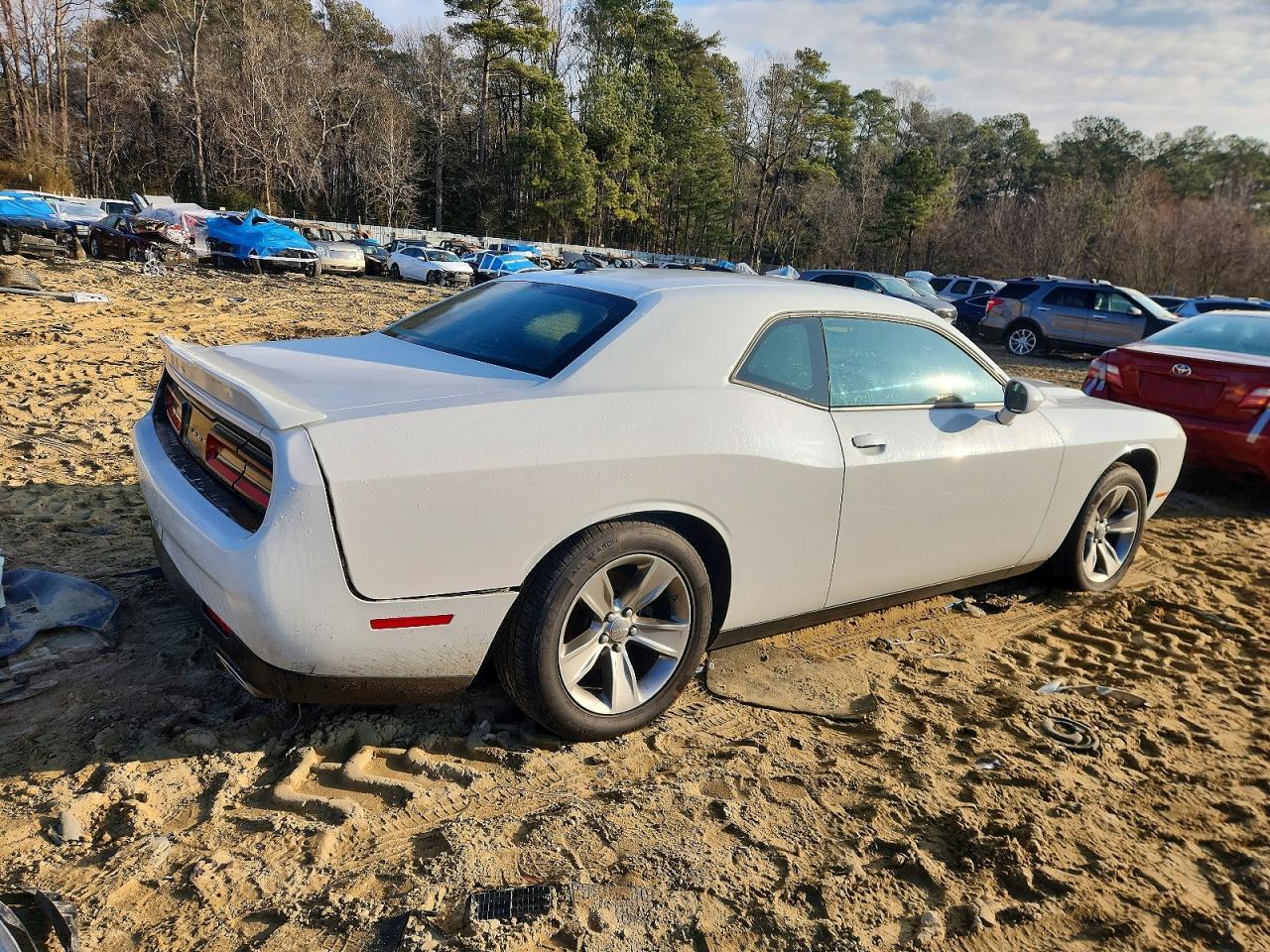 2022 Dodge Challenger Sxt - Image 3