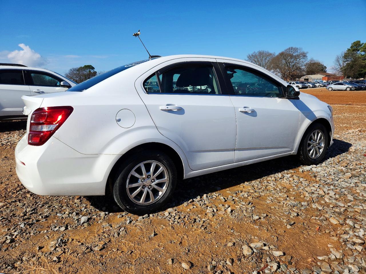 2018 Chevrolet Sonic Lt - Image 3