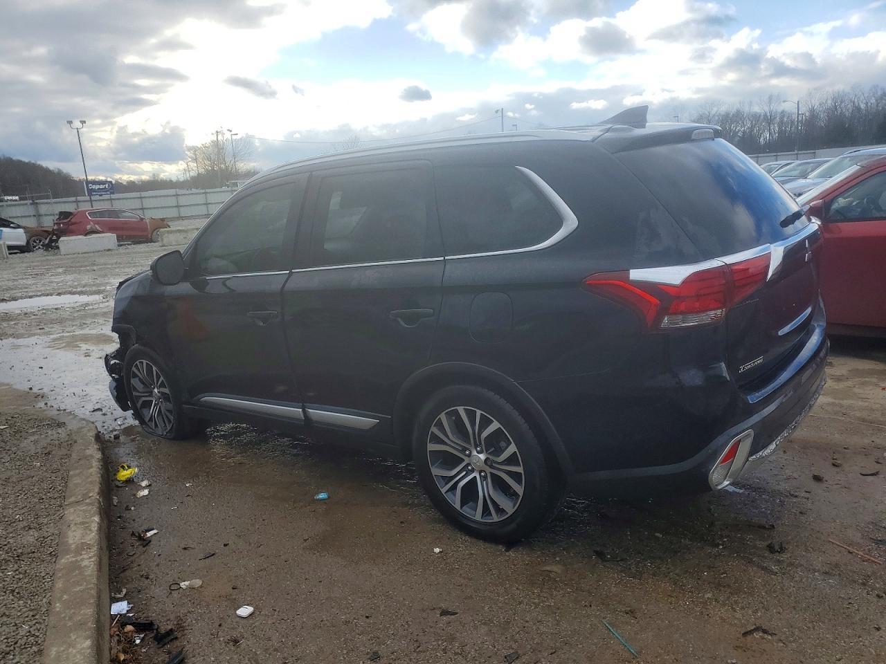 2017 Mitsubishi Outlander Se - Фото 2