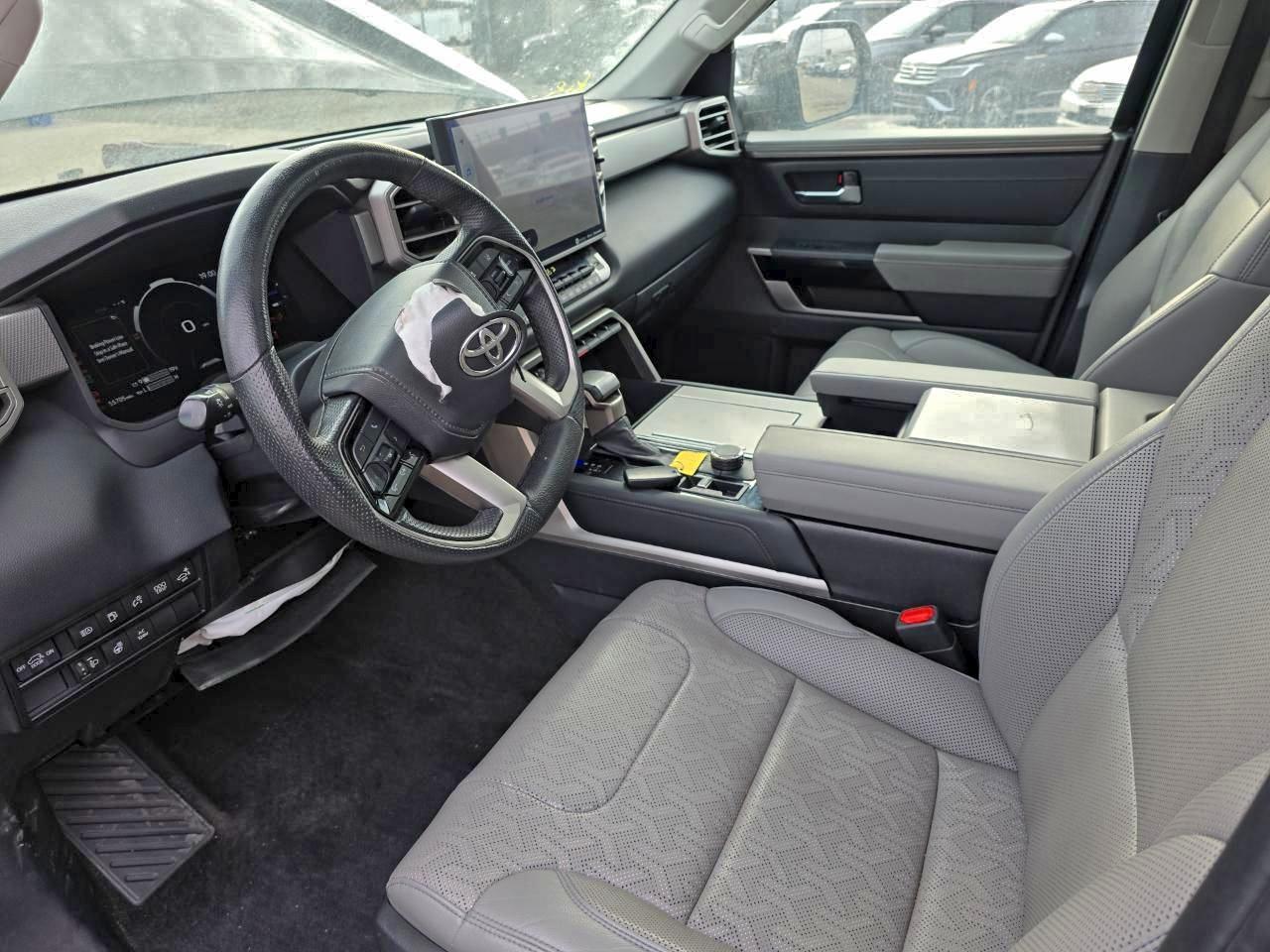 2023 Toyota Sequoia Sr5 - Фото 7