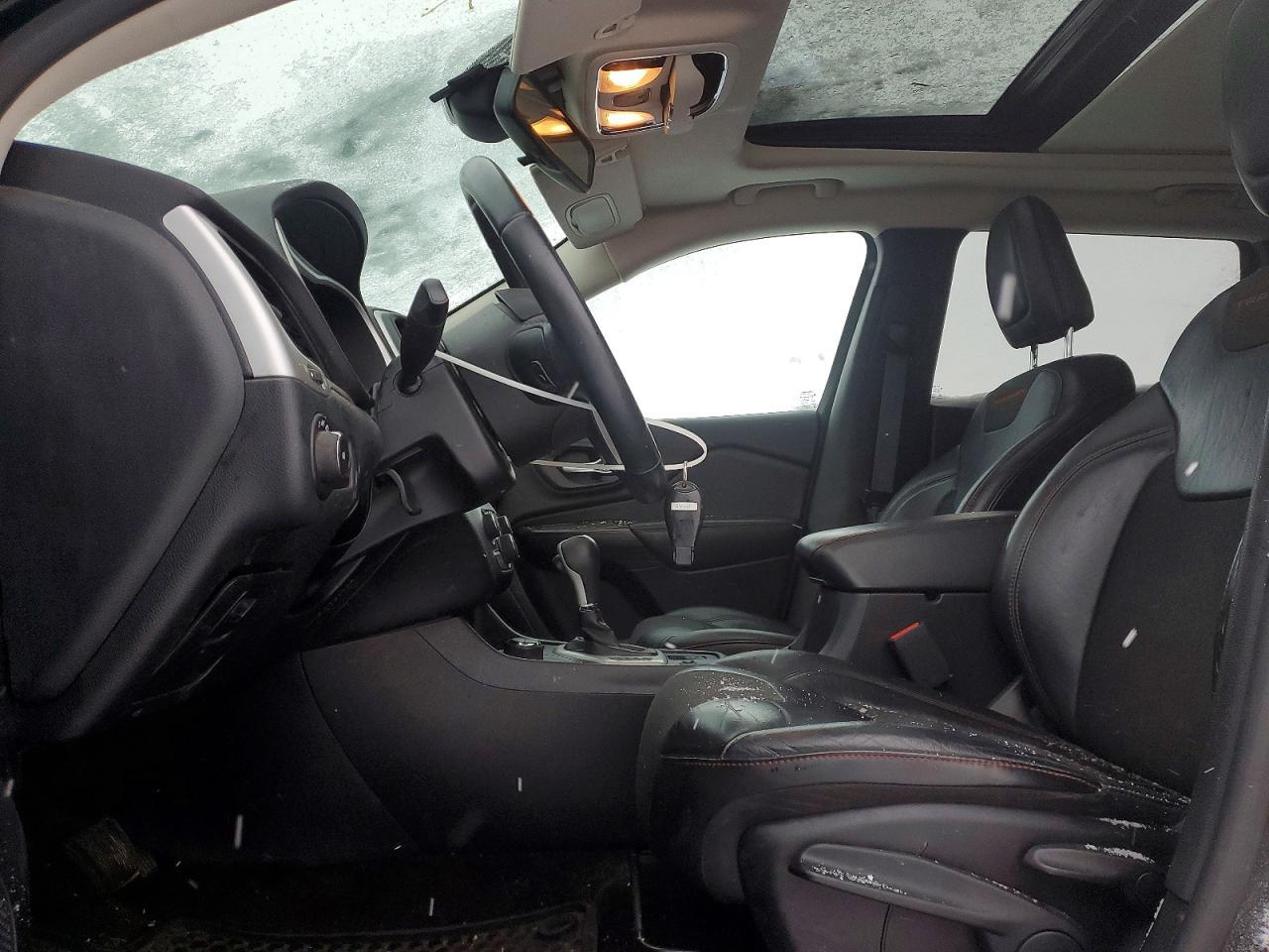 2016 Jeep Cherokee Trailhawk 4 - Image 7