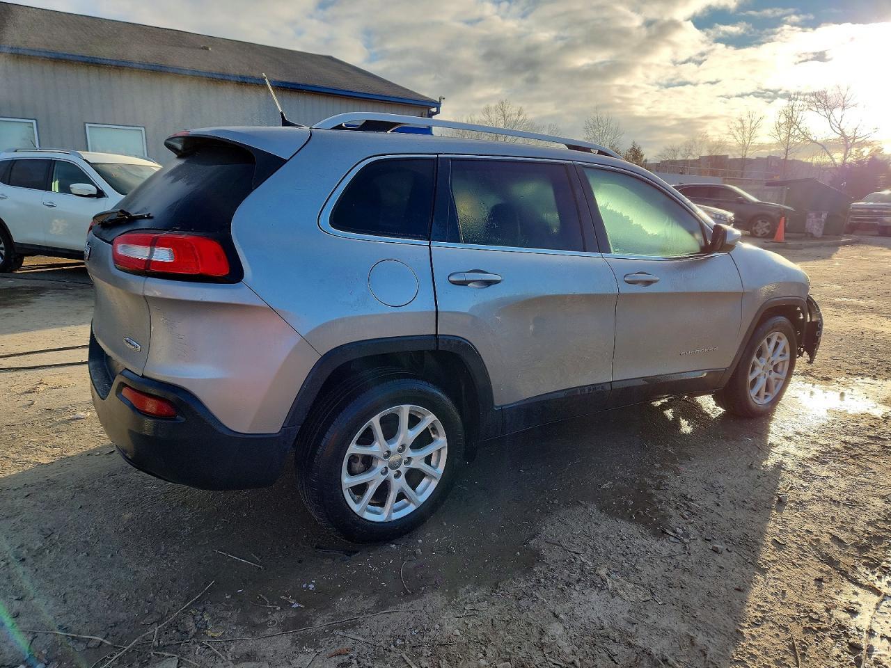 2017 Jeep Cherokee Latitude - Фото 3
