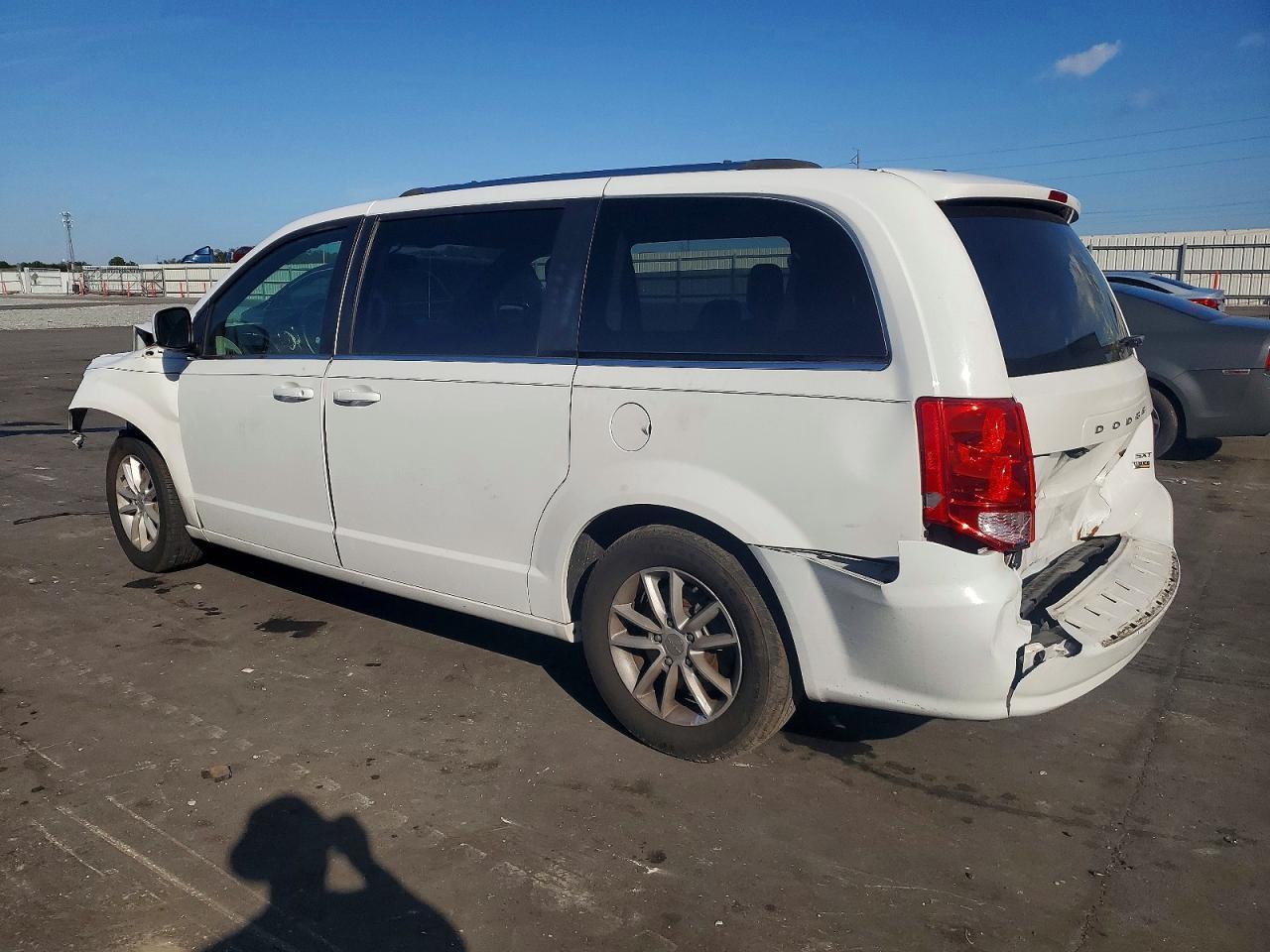 2018 Dodge Grand Caravan Sxt - Image 2