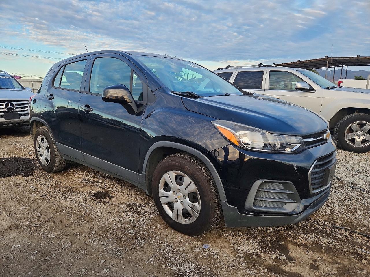 2017 Chevrolet Trax Ls - Image 4