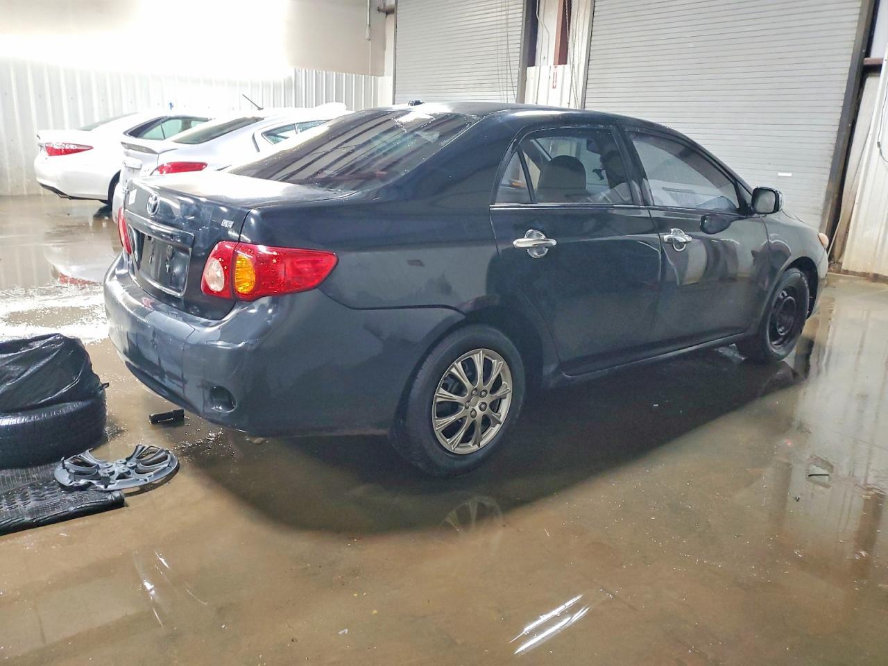 2010 Toyota Corolla Le - Фото 3