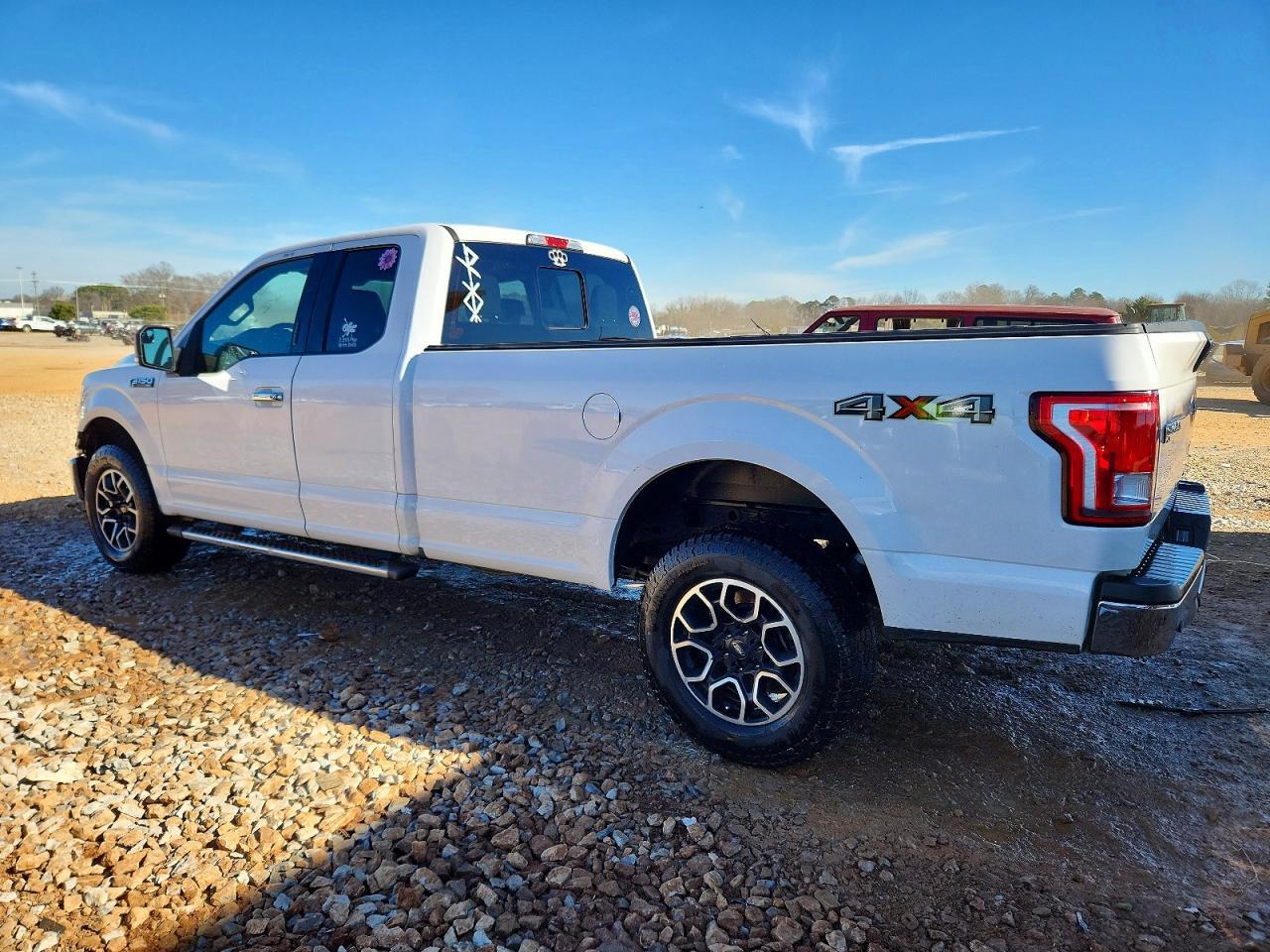2016 Ford F150 Super Cab - Фото 2