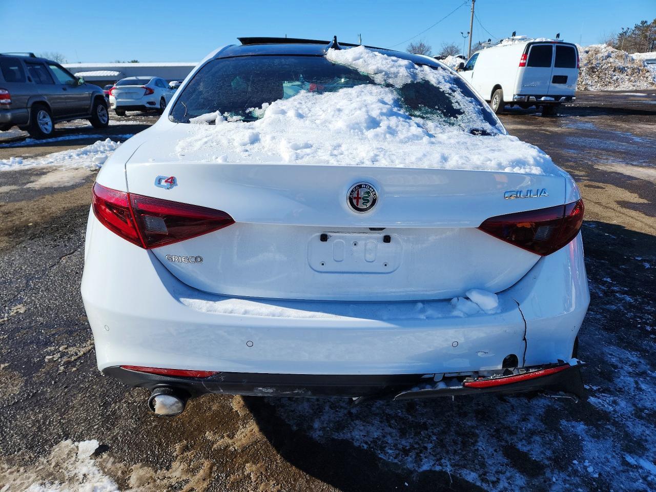 2022 Alfa Romeo Giulia - Image 6