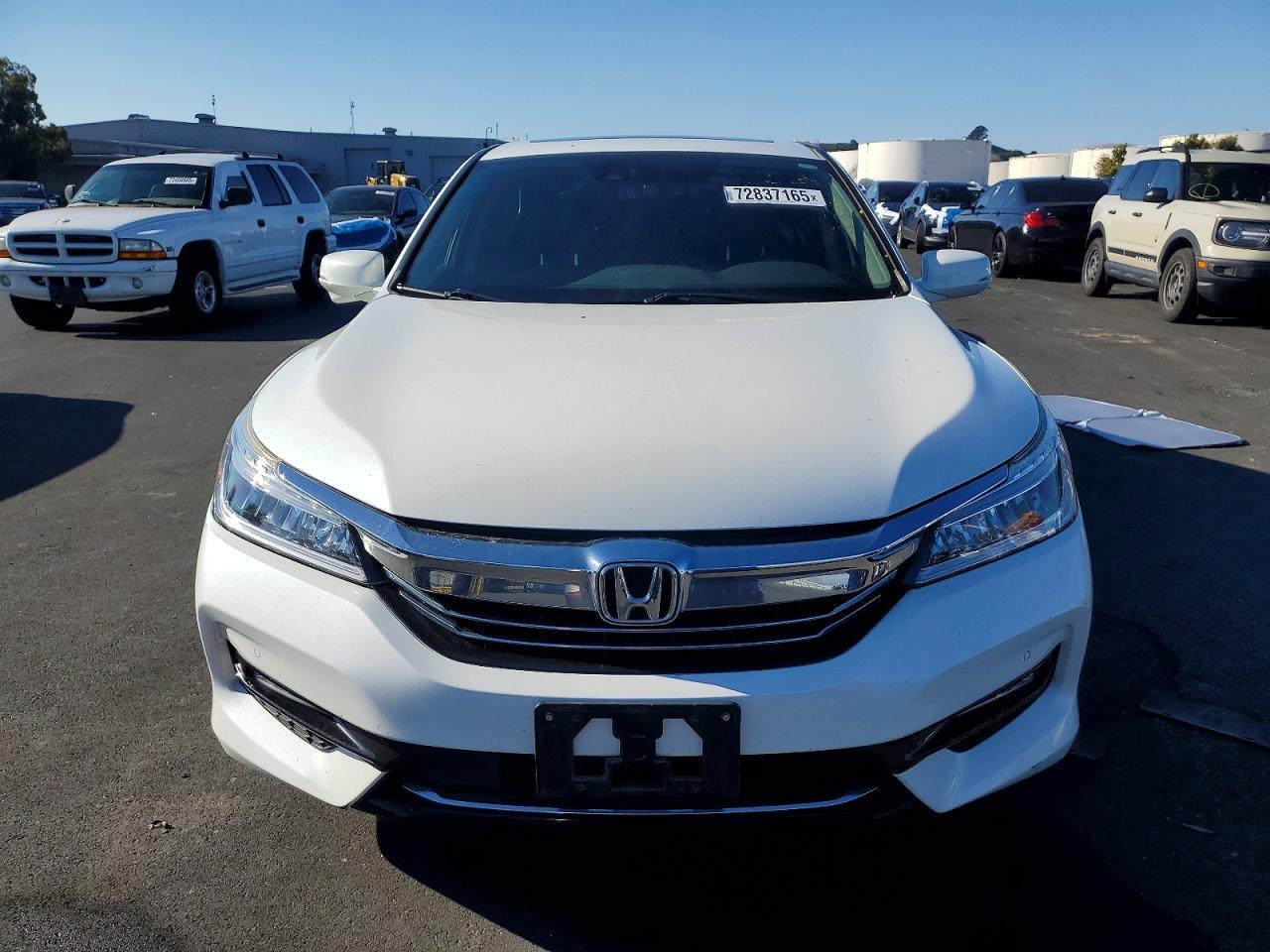 2017 Honda Accord Touring Hybrid - Фото 5