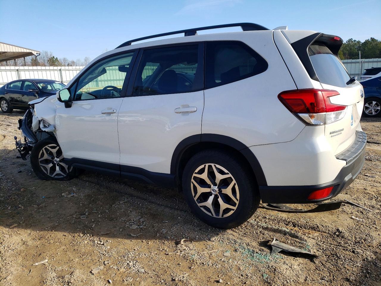2020 Subaru Forester Premium - Image 2