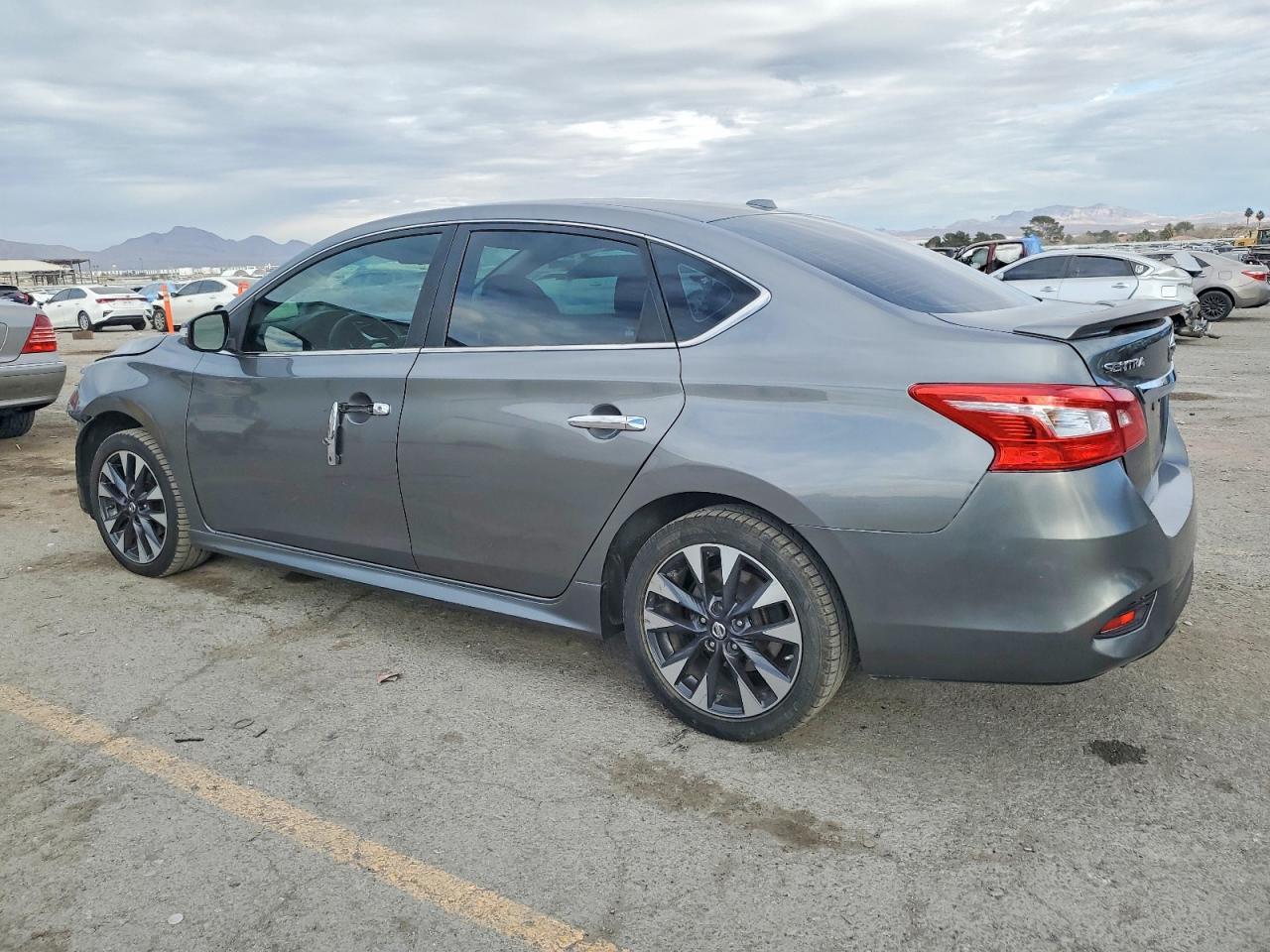 2016 Nissan Sentra Sr - Фото 2