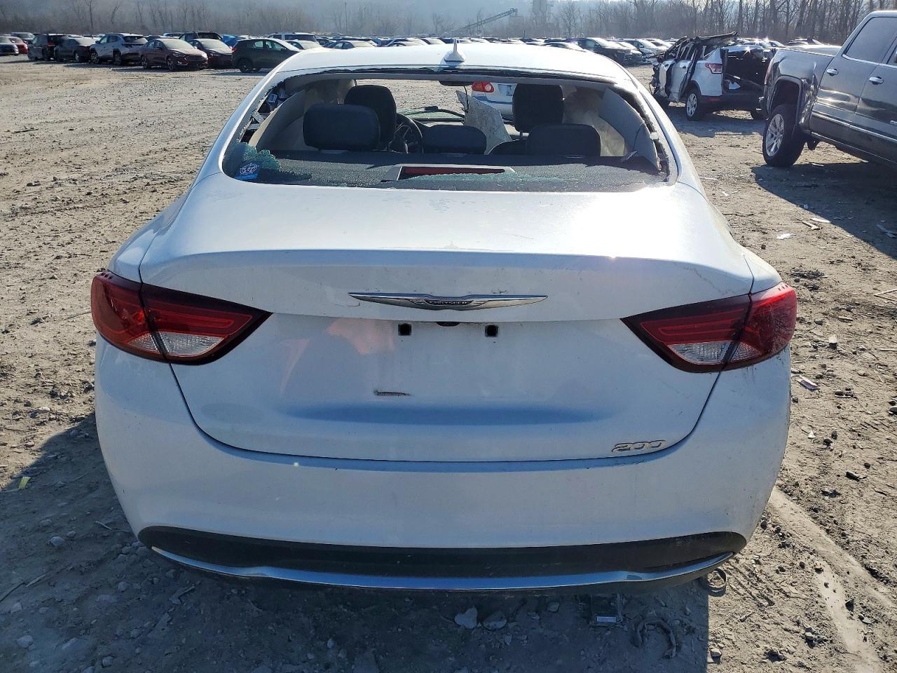 2016 Chrysler 200 Limited - Image 6