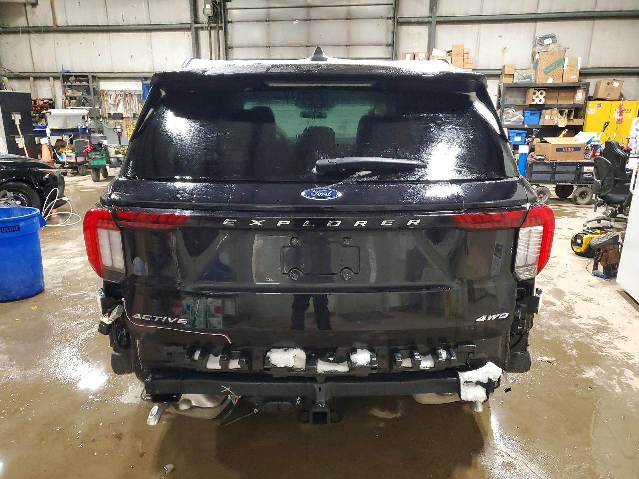 2025 Ford Explorer Active - Фото 6
