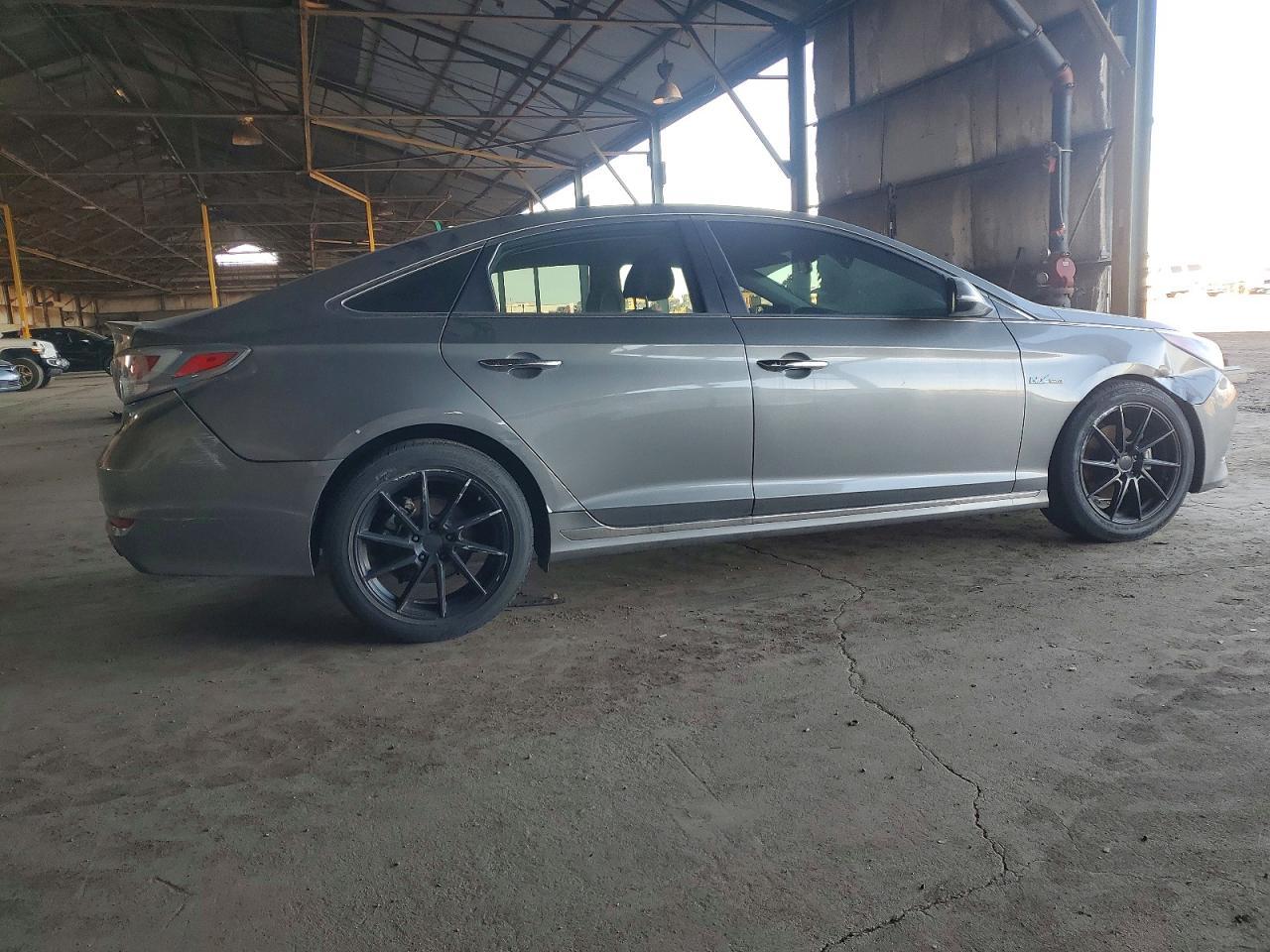 2017 Hyundai Sonata - Image 3