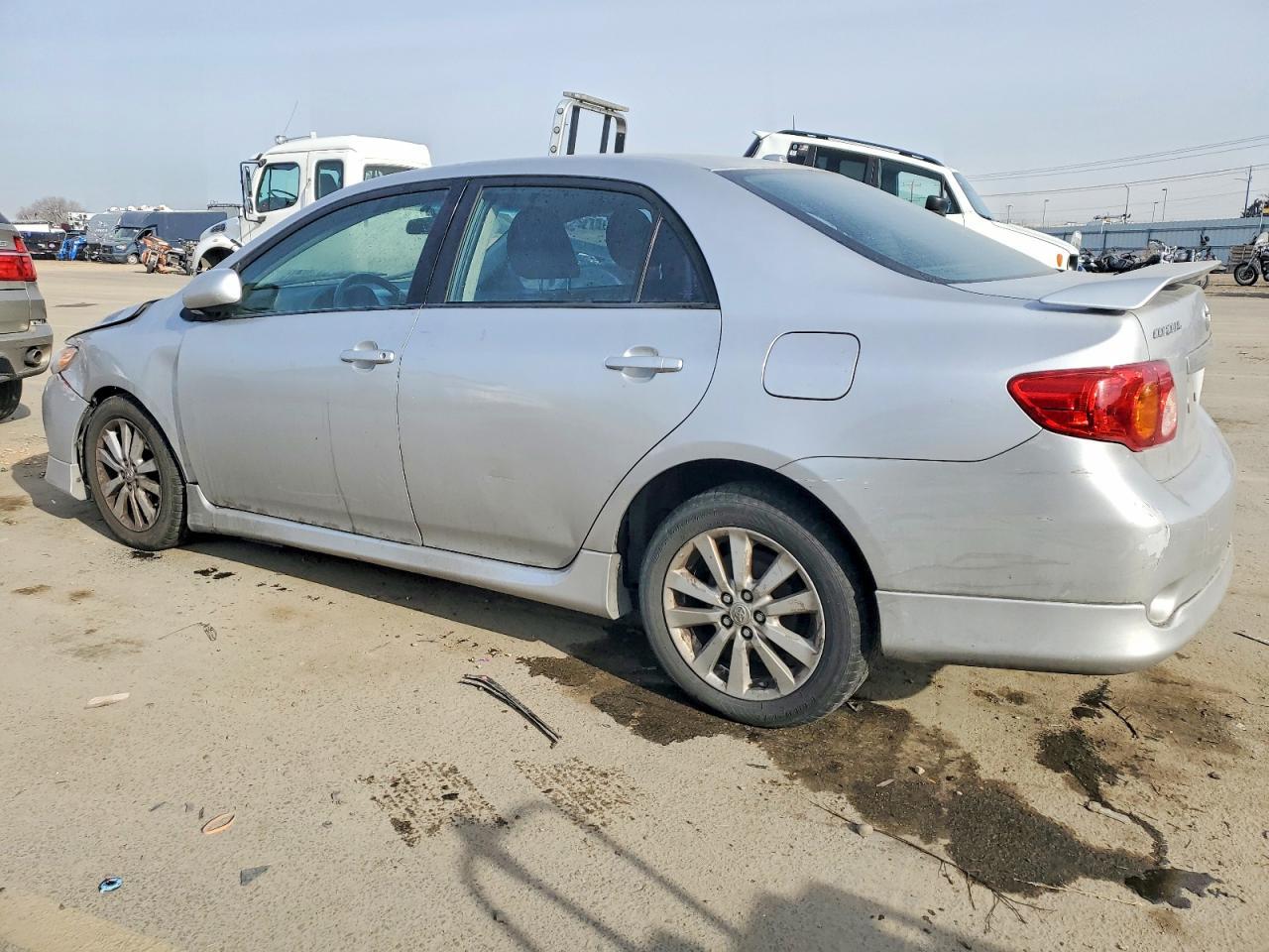 2010 Toyota Corolla - Фото 2