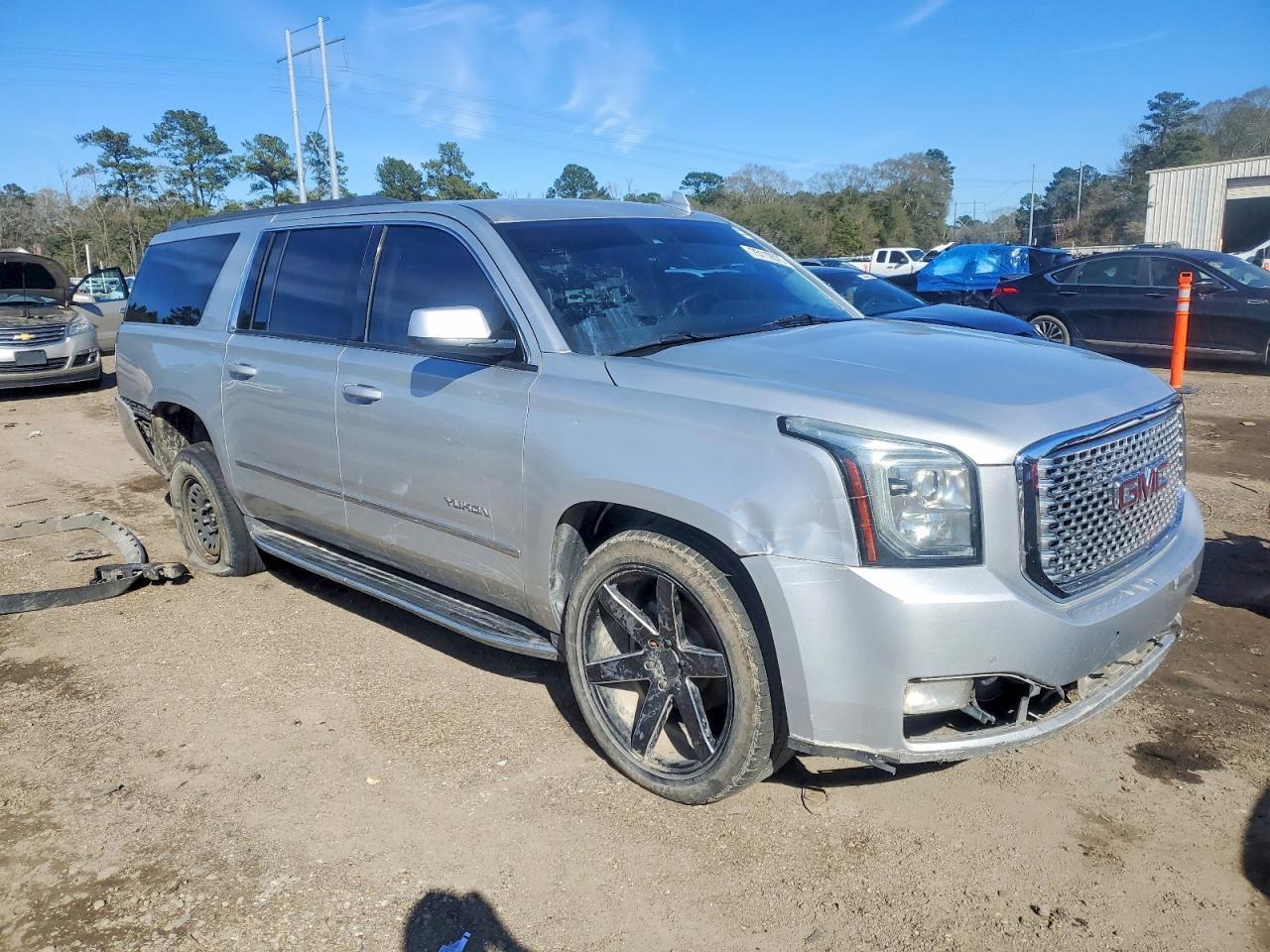 2017 GMC Yukon Xl K1500 Slt - Image 4
