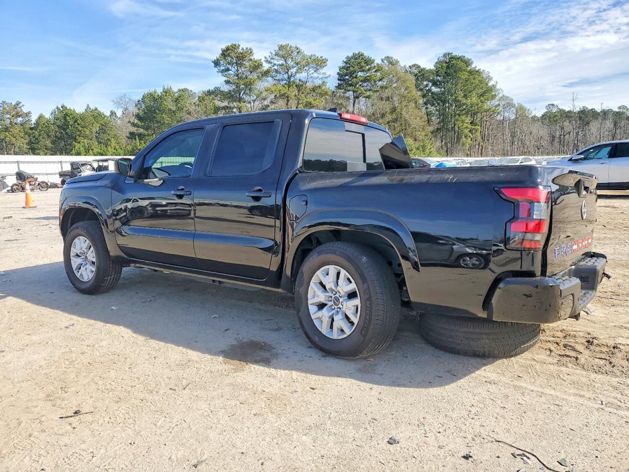 2024 Nissan Frontier S - Фото 2
