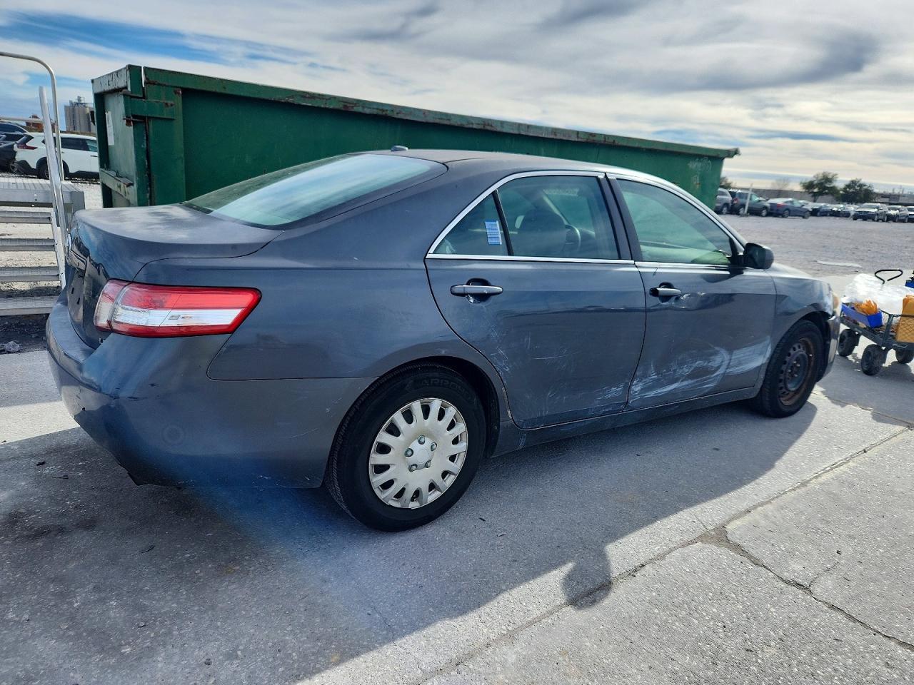 2010 Toyota Camry Base - Фото 3