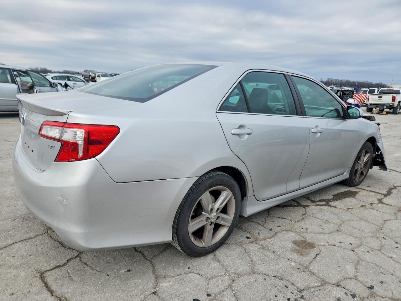 2012 Toyota Camry Se - Image 3