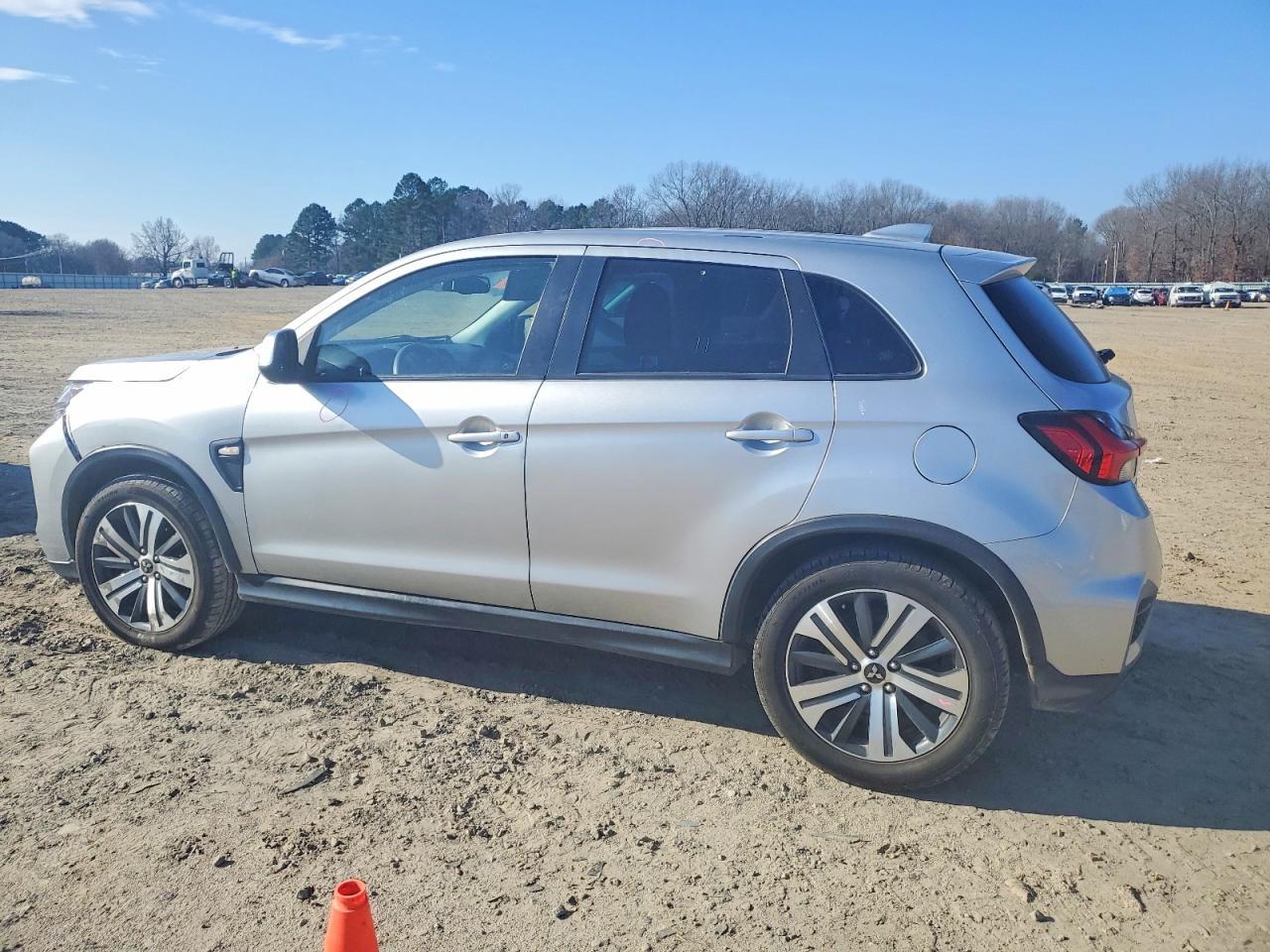 2021 Mitsubishi Outlander Sport Es - Фото 2