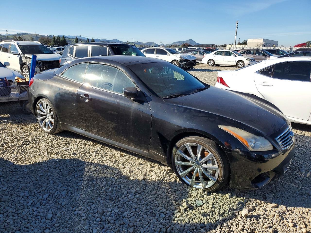 2009 Infiniti G37 Conver - Image 4