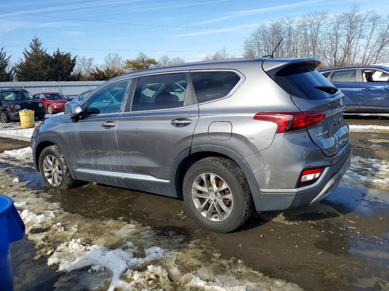 2019 Hyundai Santa Fe Se - Image 2