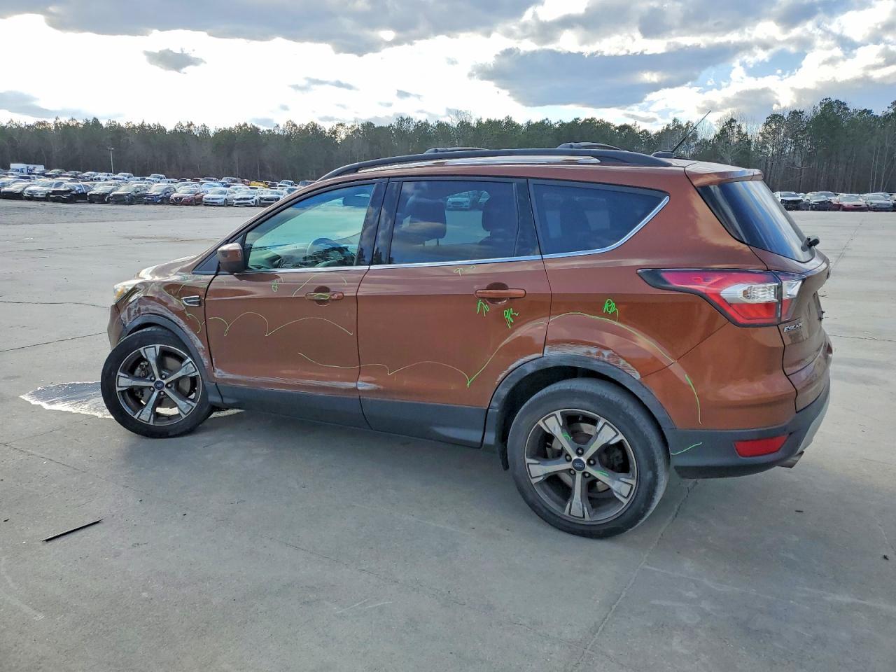 2017 Ford Escape Se - Фото 2