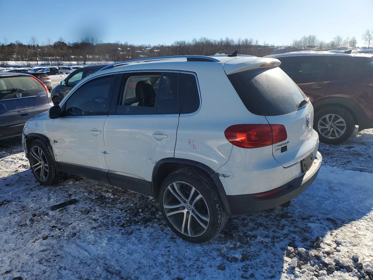 2017 Volkswagen Tiguan Sel - Image 2
