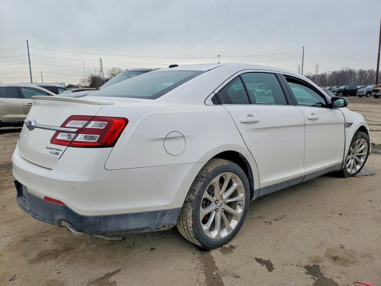 2017 Ford Taurus Limited - Фото 3