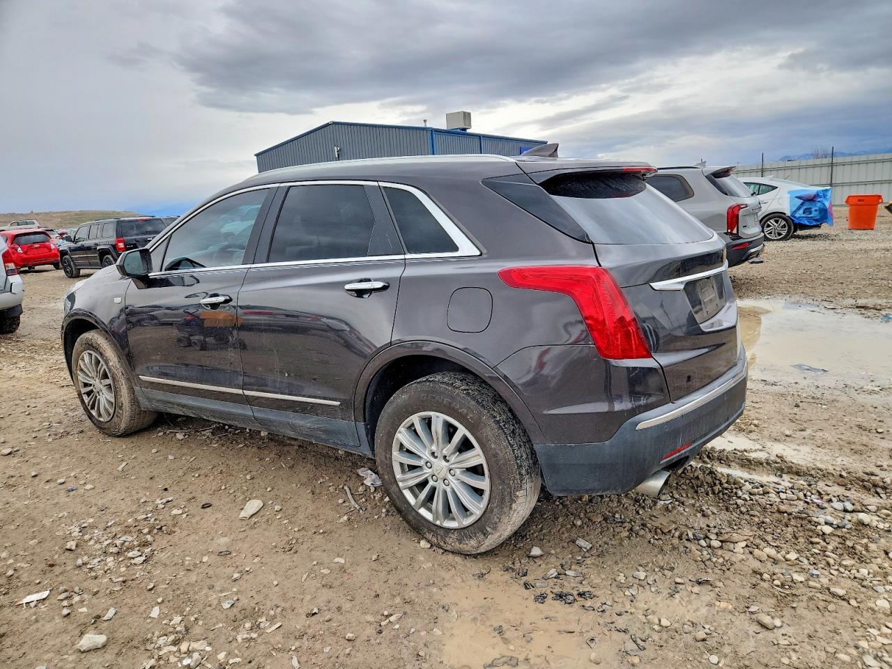 2017 Cadillac Xt5 Luxury - Image 2