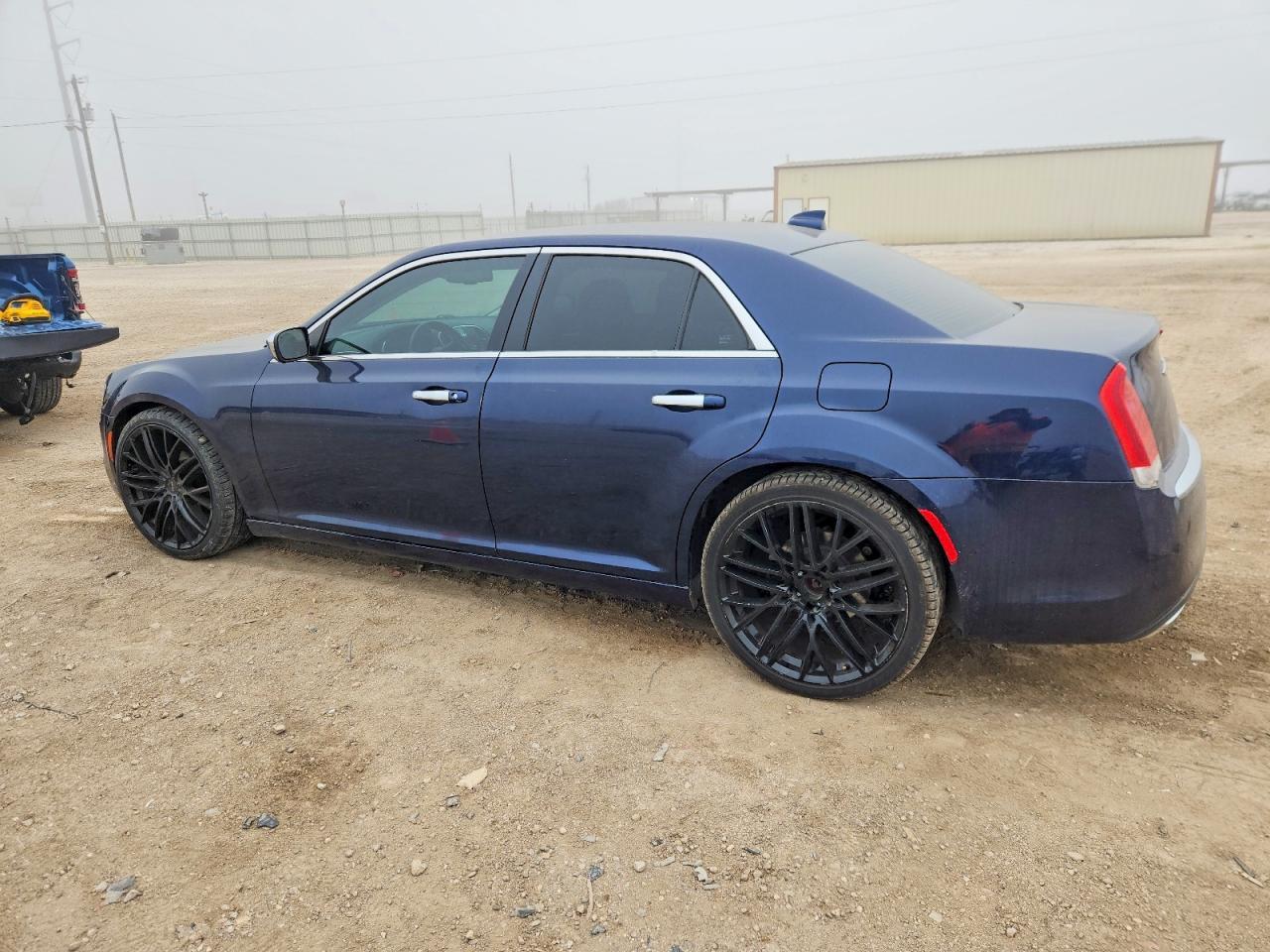 2016 Chrysler 300 Limited - Фото 2