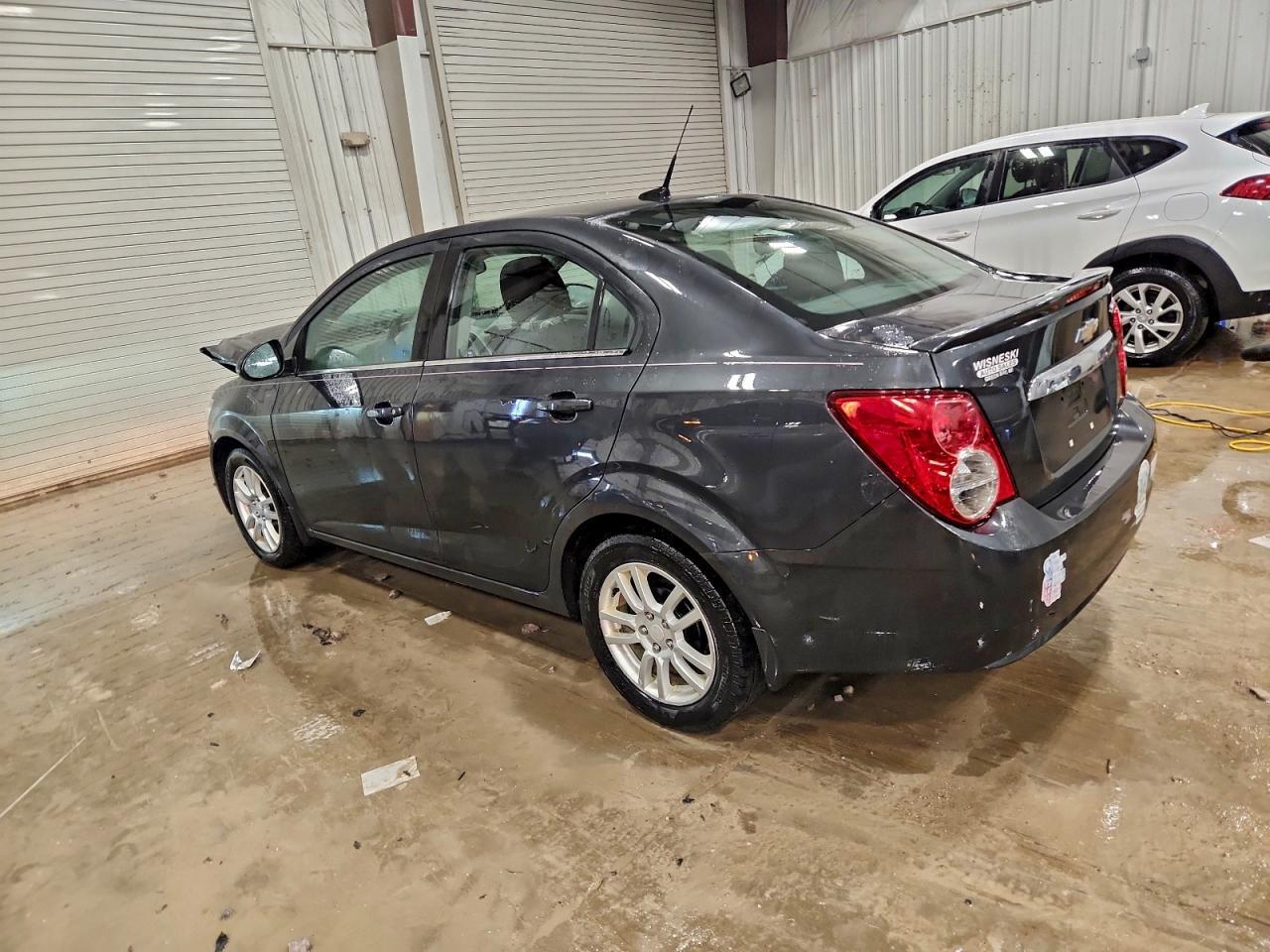 2014 Chevrolet Sonic Lt - Фото 2