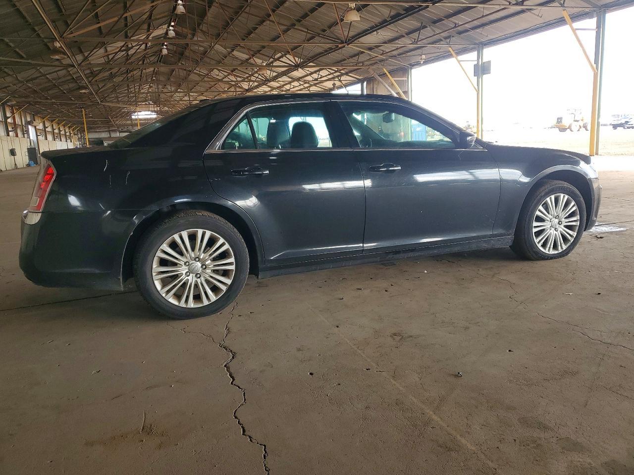 2014 Chrysler 300 - Фото 3