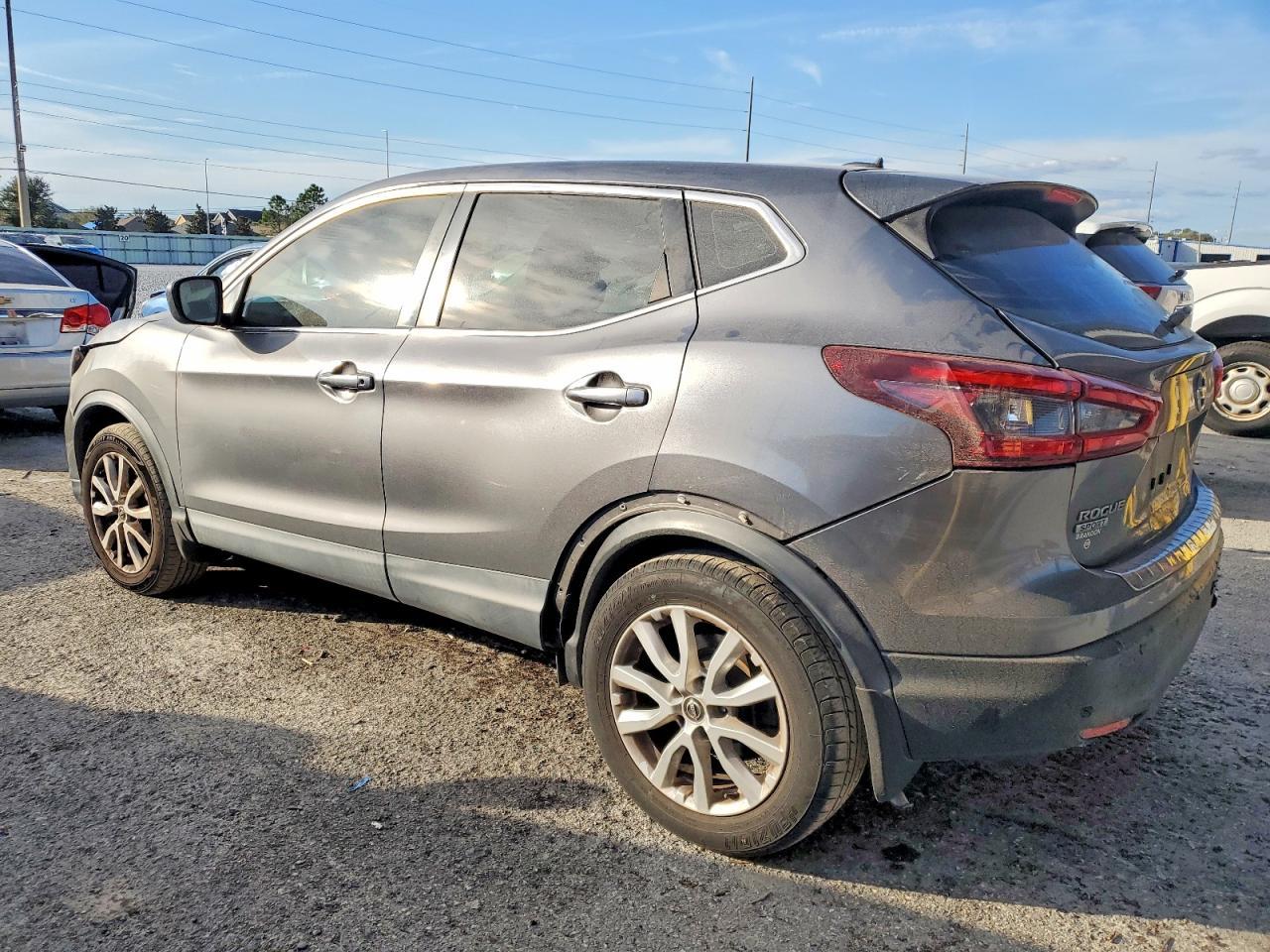 2020 Nissan Rogue Sport S - Фото 2