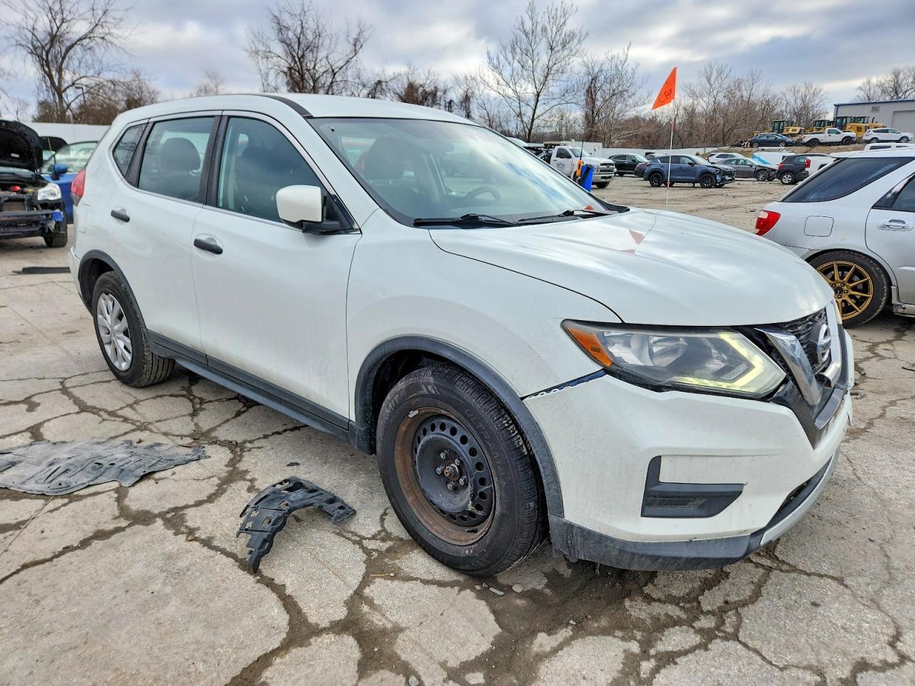 2017 Nissan Rogue S - Фото 4