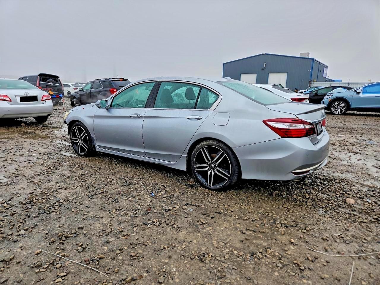 2016 Honda Accord Touring - Фото 2