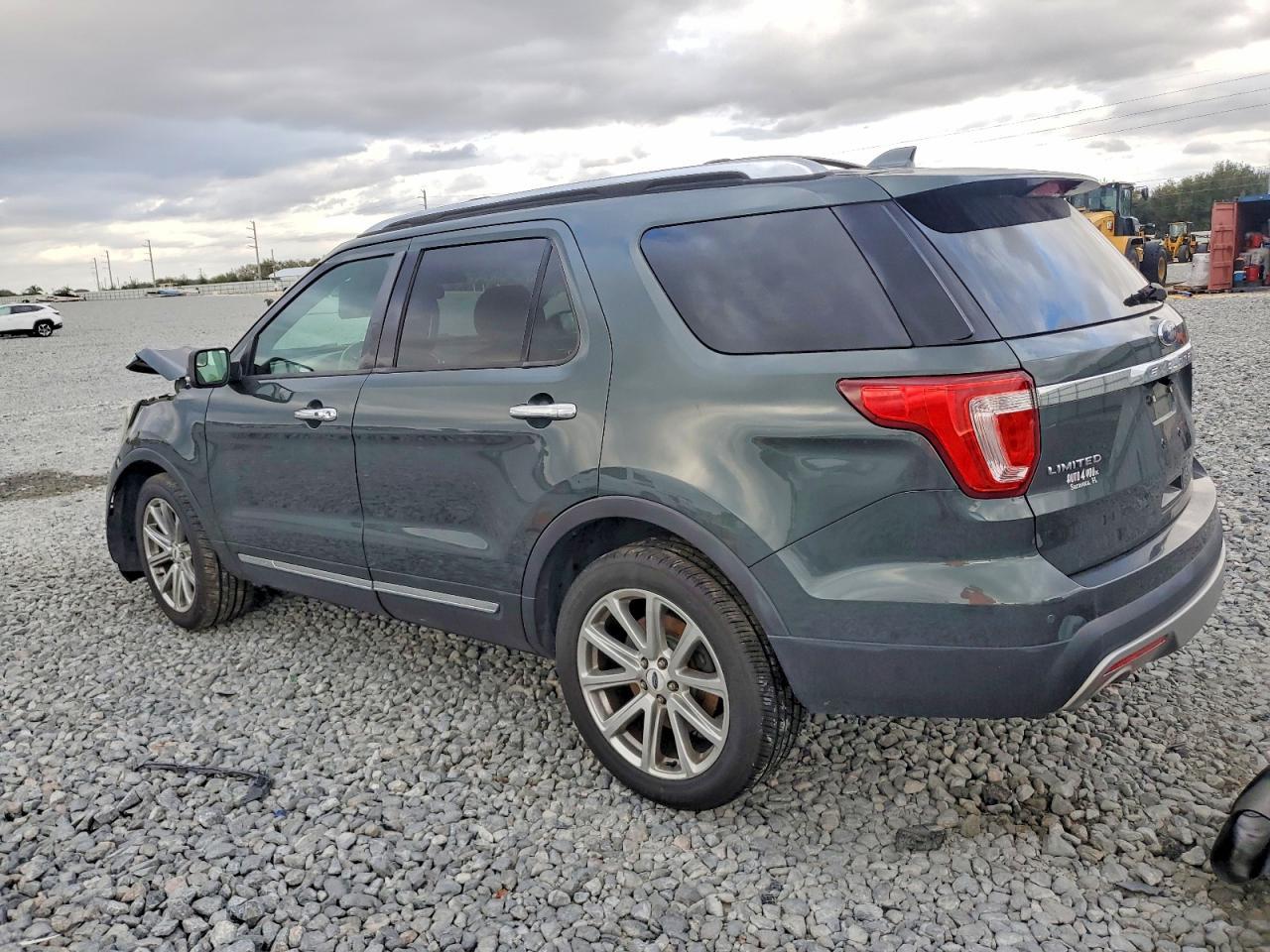 2016 Ford Explorer Limited - Image 2