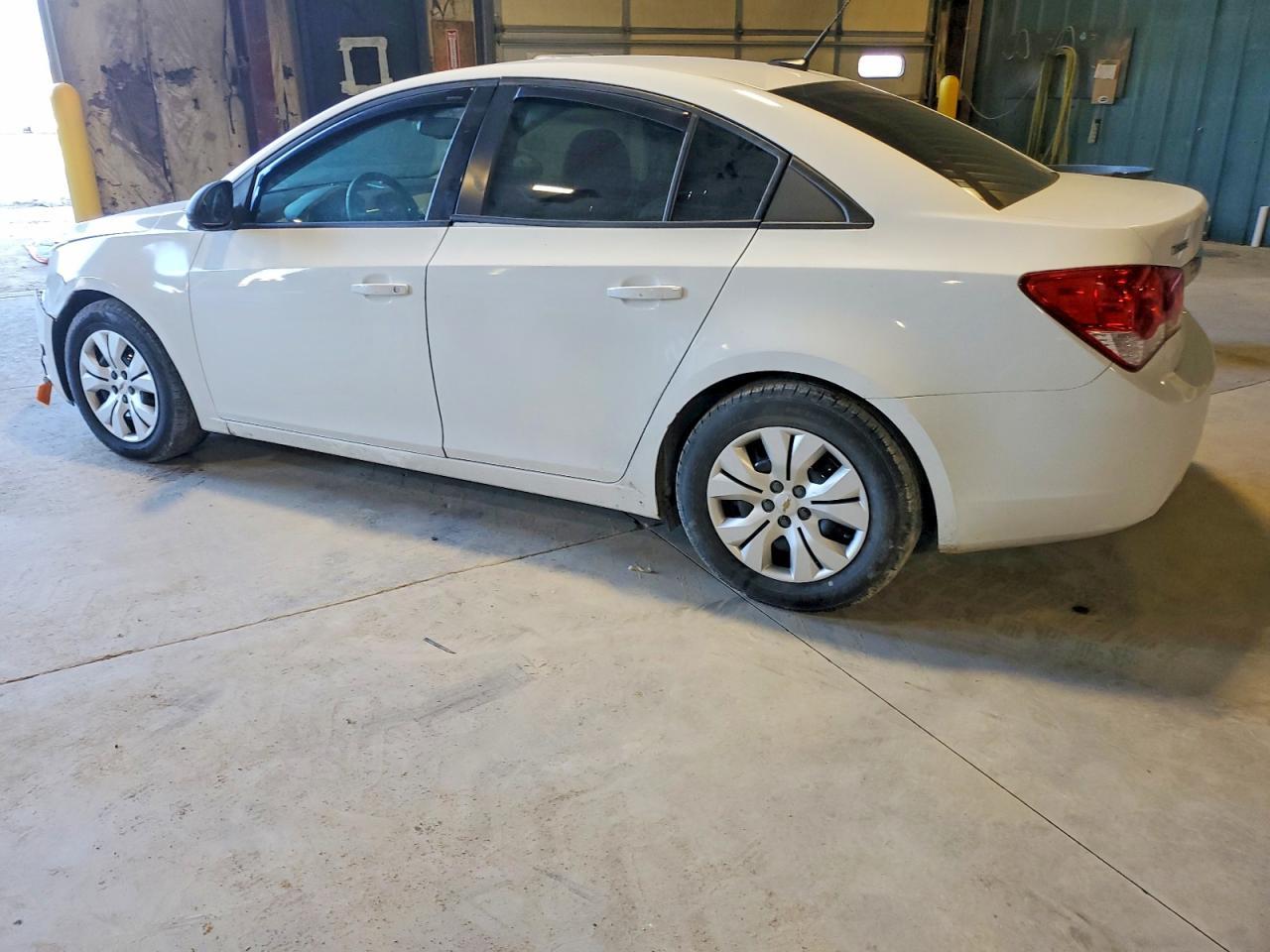 2014 Chevrolet Cruze Ls - Фото 2