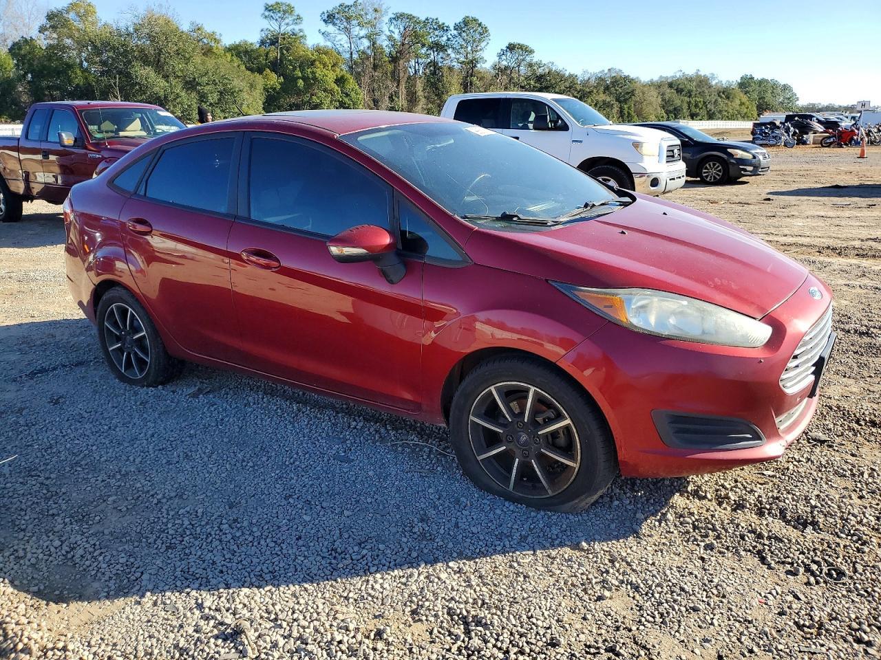 2016 Ford Fiesta Se - Фото 7
