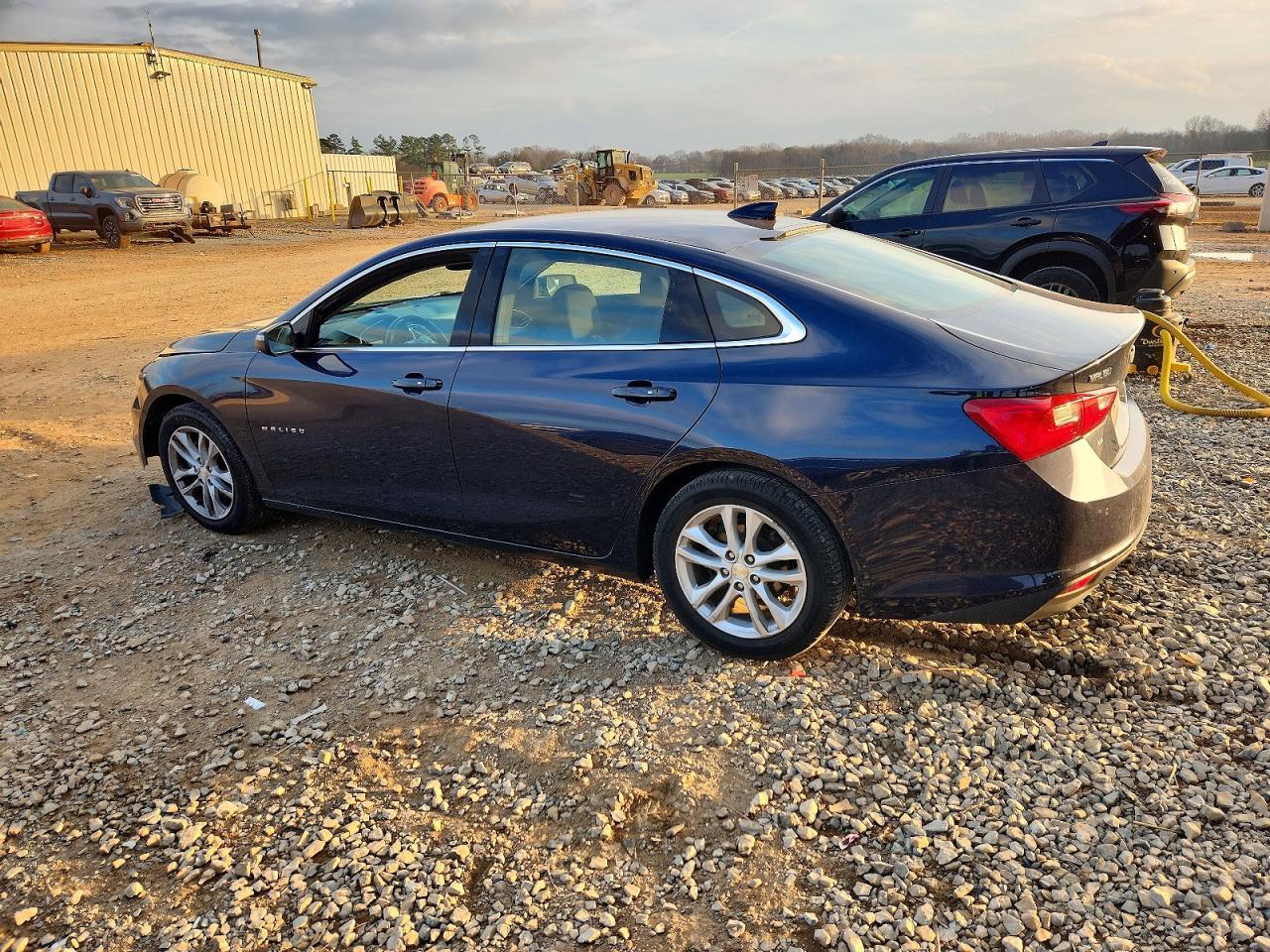 2017 Chevrolet Malibu Lt - Фото 2