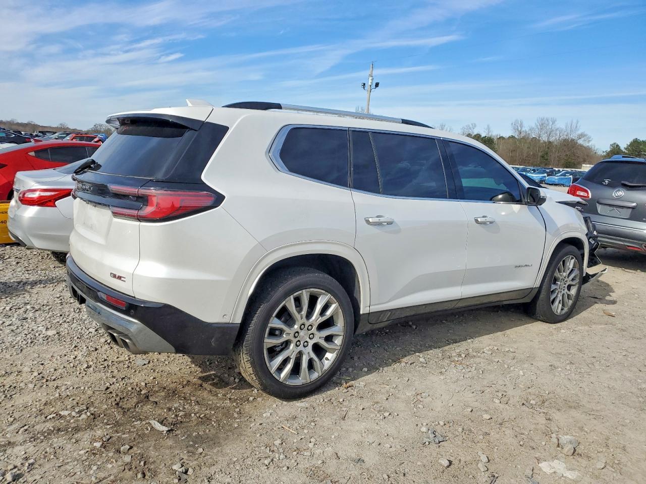 2024 GMC Acadia Denali - Image 3
