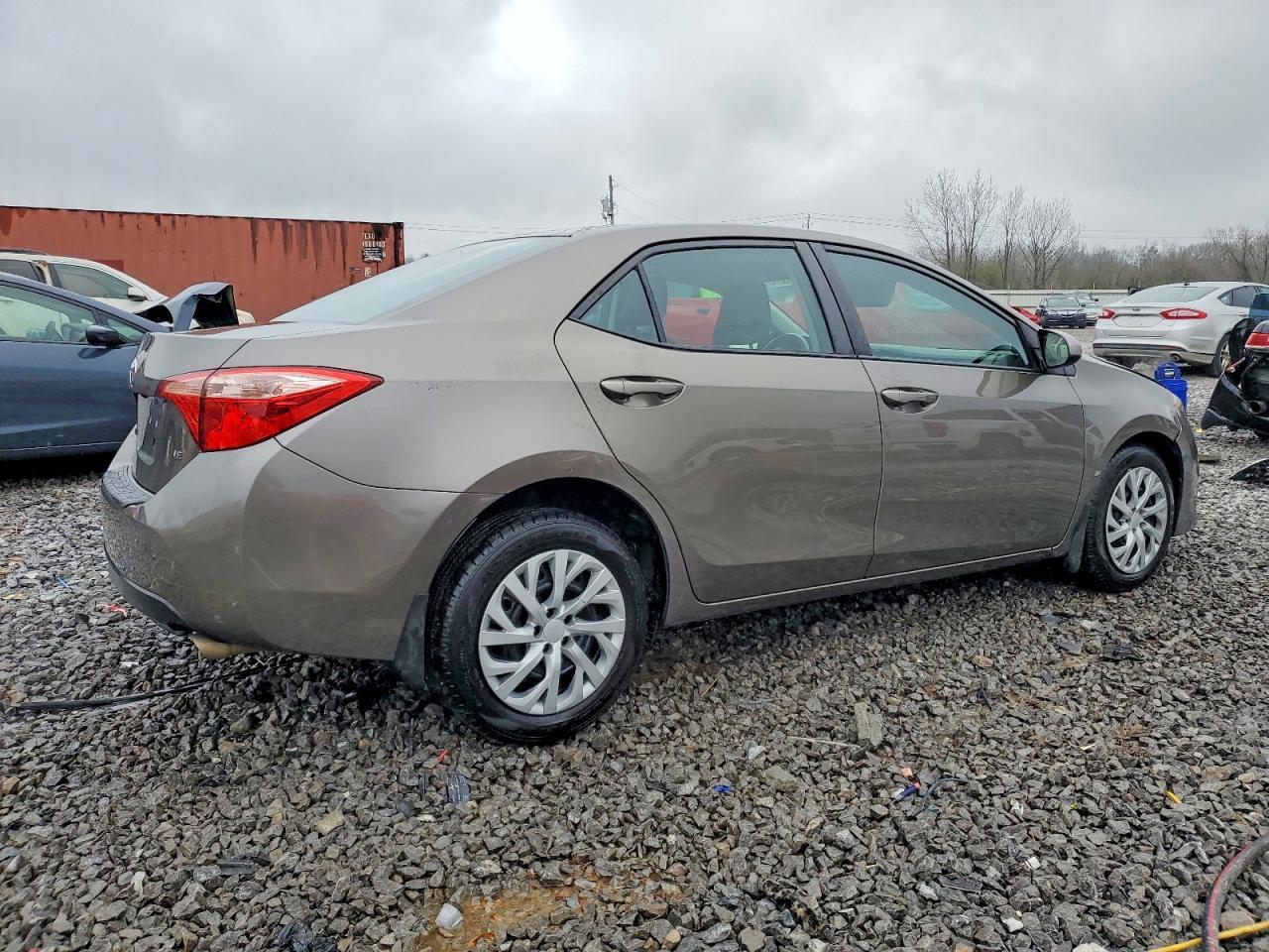 2017 Toyota Corolla Le - Фото 3