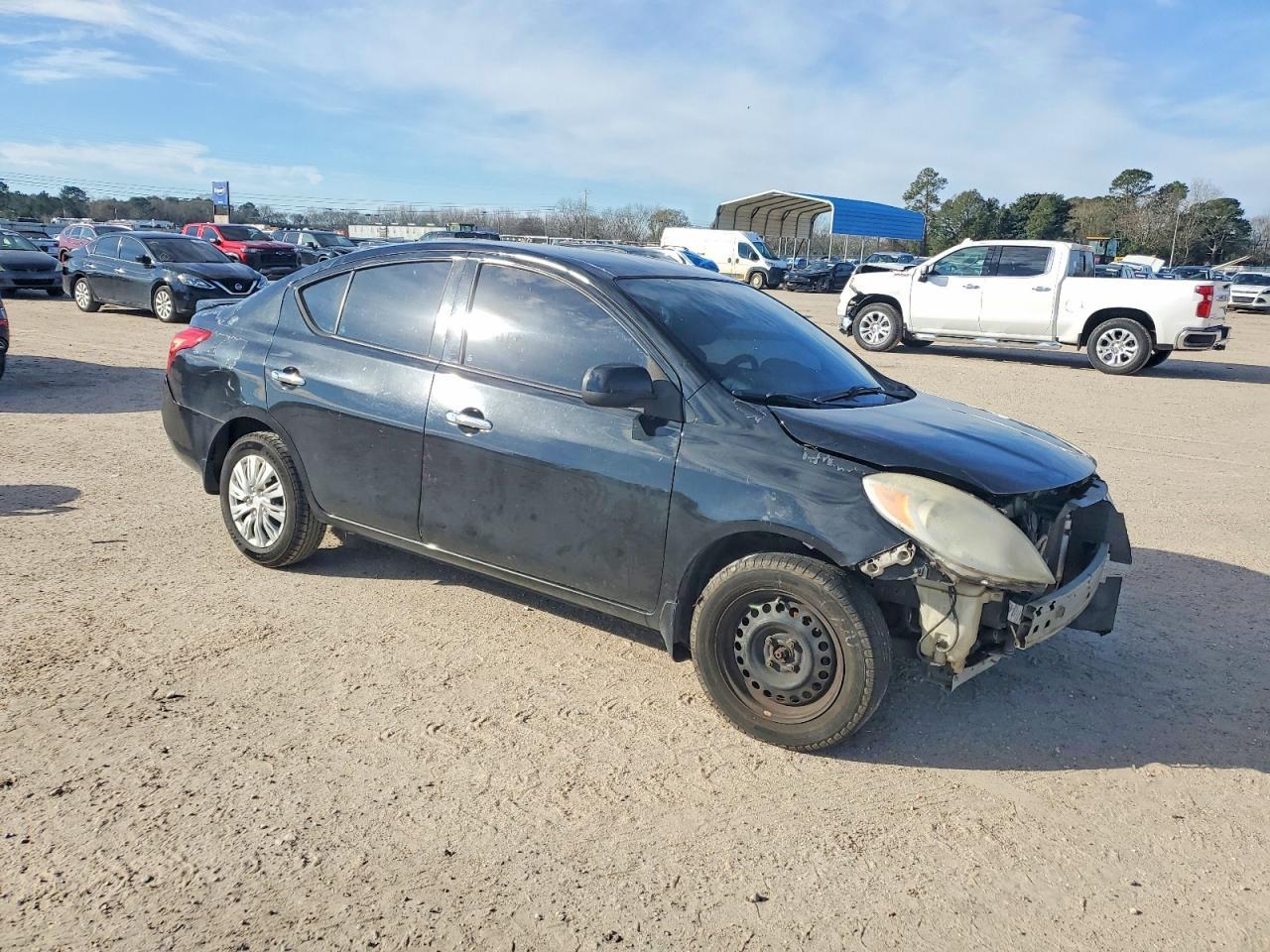 2014 Nissan Versa - Фото 4