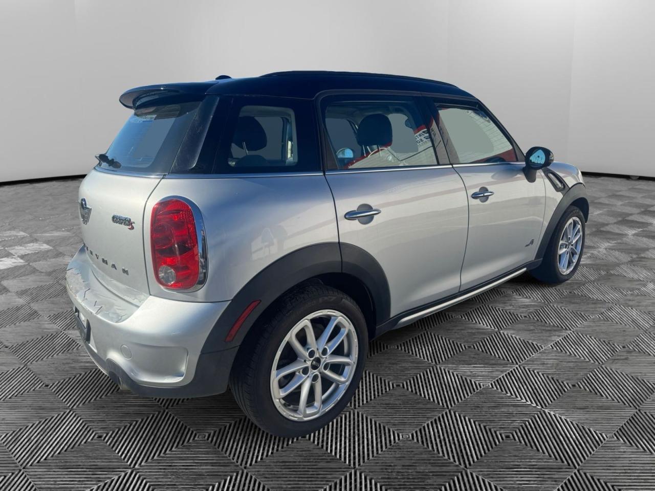 2015 Mini Cooper S Countryman - Image 4