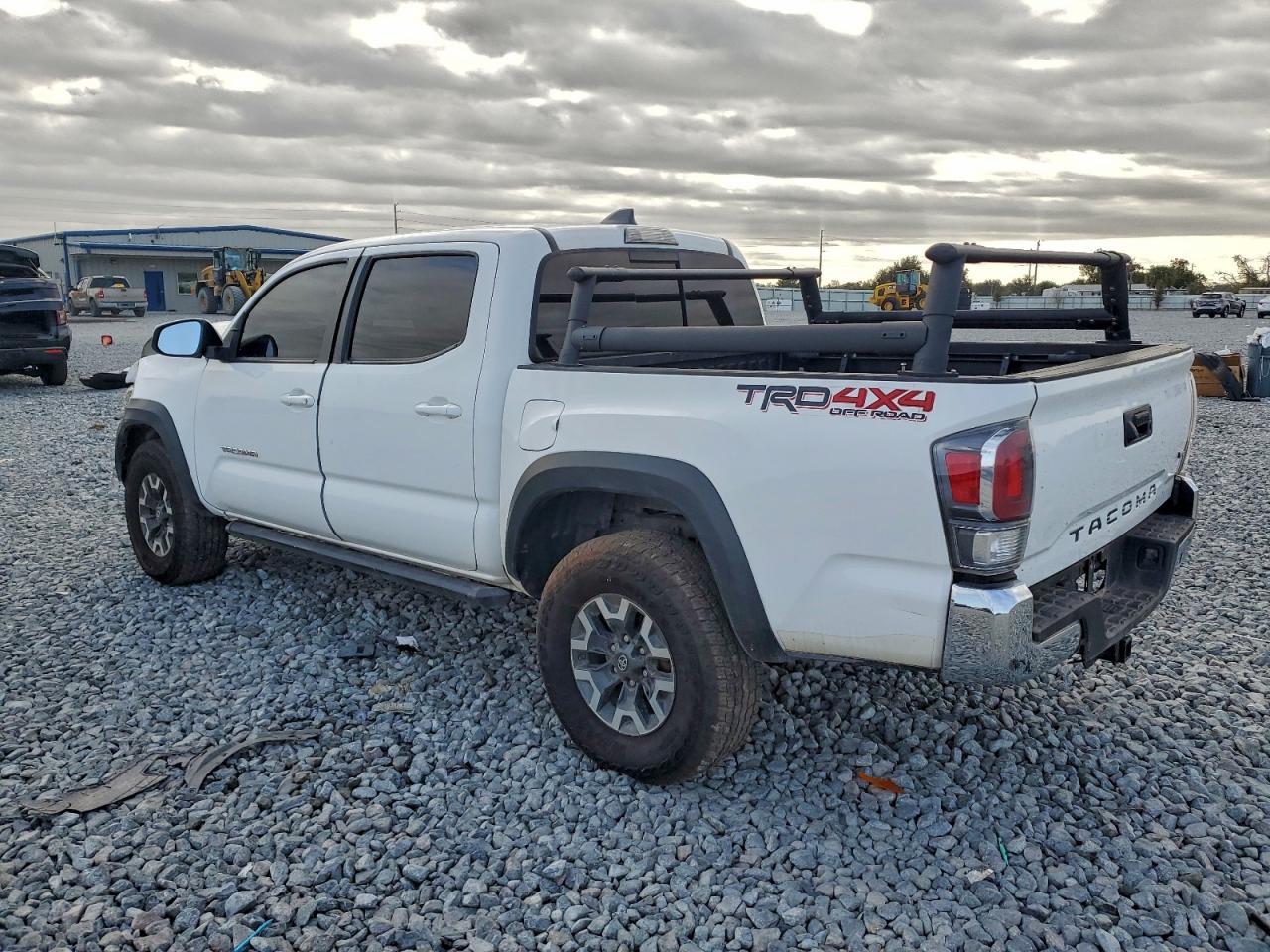 2020 Toyota Tacoma Double Cab - Фото 2