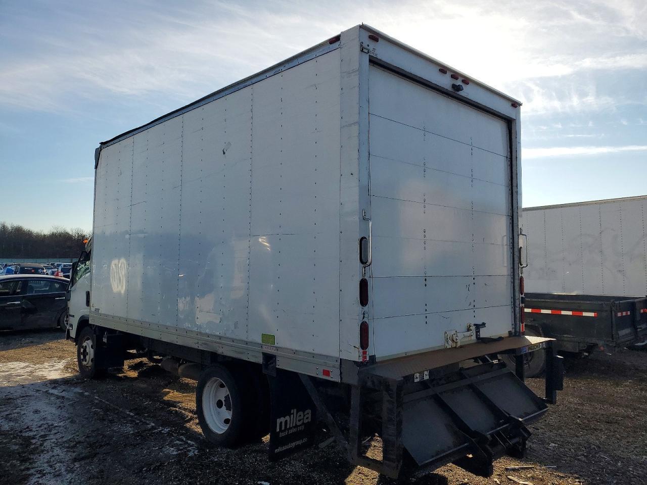 2017 Isuzu Npr Hd Box Truck - Фото 2