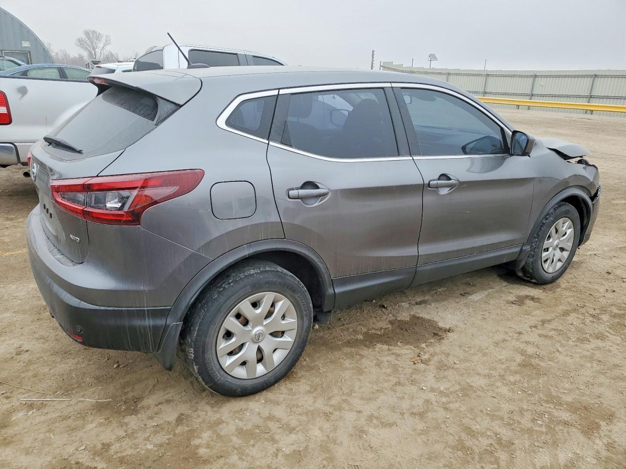2020 Nissan Rogue Sport S - Фото 3