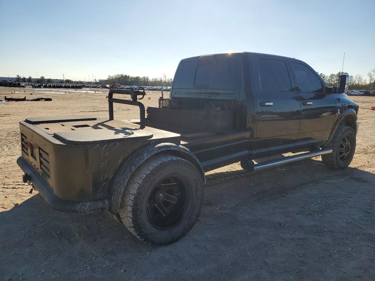 2016 Ram 3500 Laramie - Фото 3