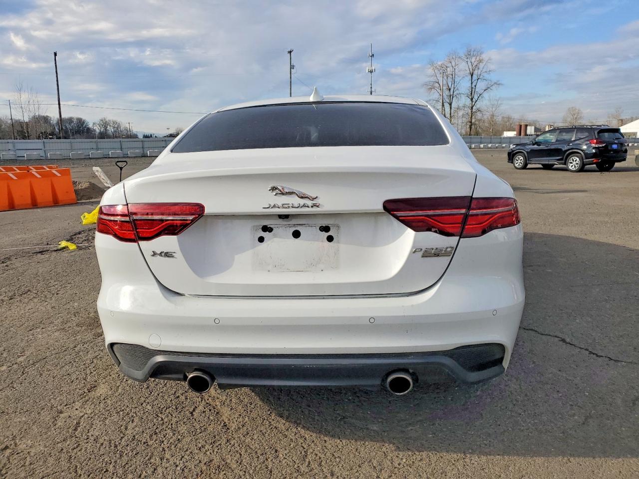 2020 Jaguar Xe S - Фото 6